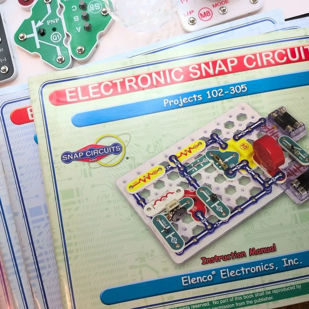Snap Circuits Lot 60+ Replacement Parts & Multiple Manuals Electrical Education